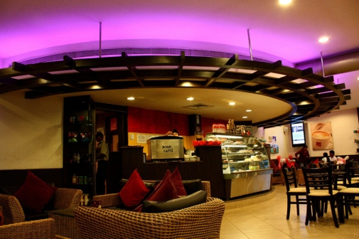 01cafe-coffee-day-interior